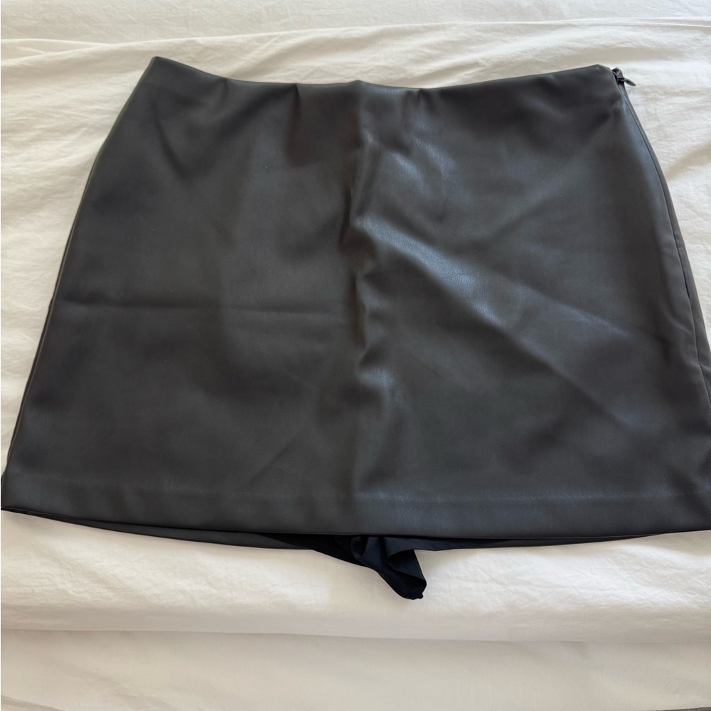 Abercrombie & Fitch Black Leather Mini Skort